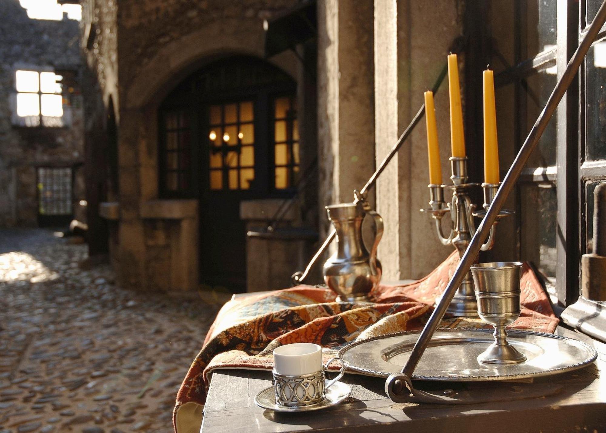 Hostellerie Du Vieux Pérouges Екстериор снимка