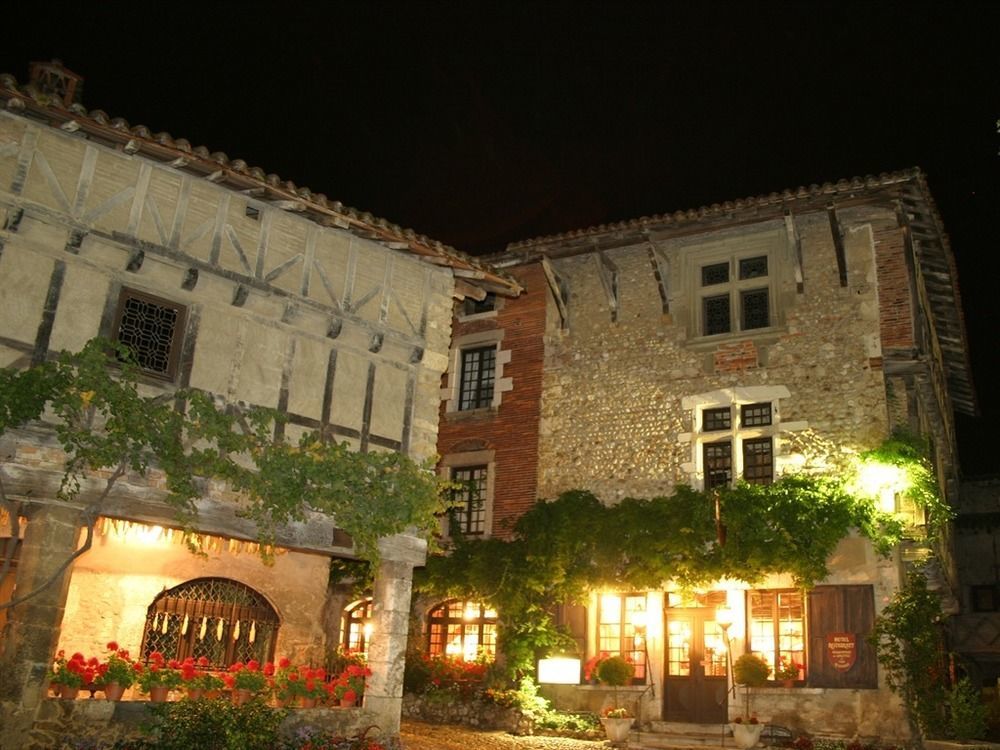 Hostellerie Du Vieux Pérouges Екстериор снимка