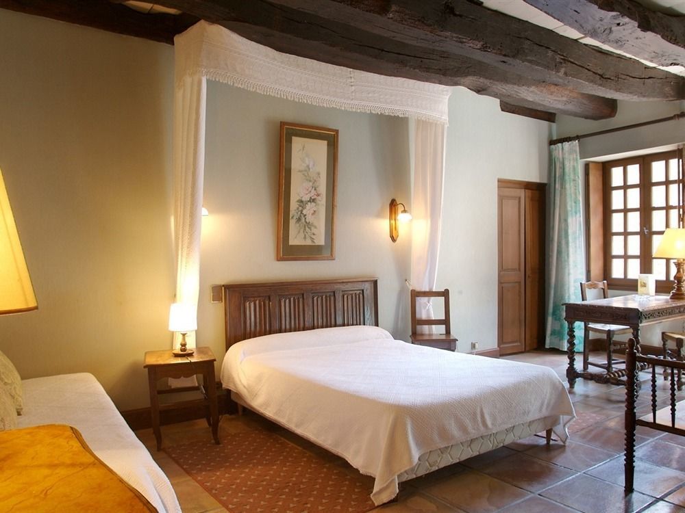 Hostellerie Du Vieux Pérouges Екстериор снимка